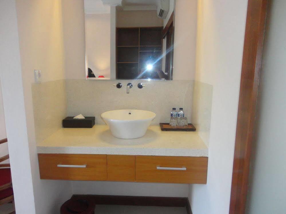 Md Guesthouse By Best Deals Asia Hospitality Seminyak  Bagian luar foto
